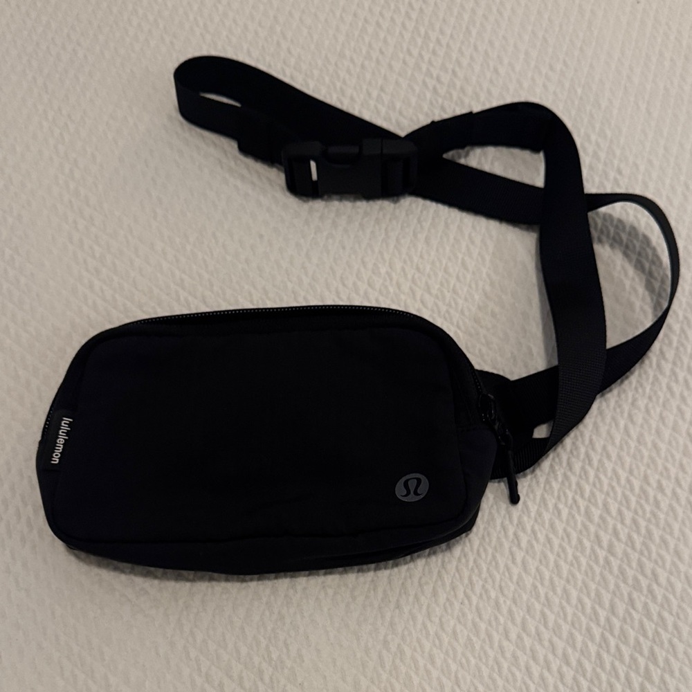 lululemon athletica Black Compact Belt Bag
